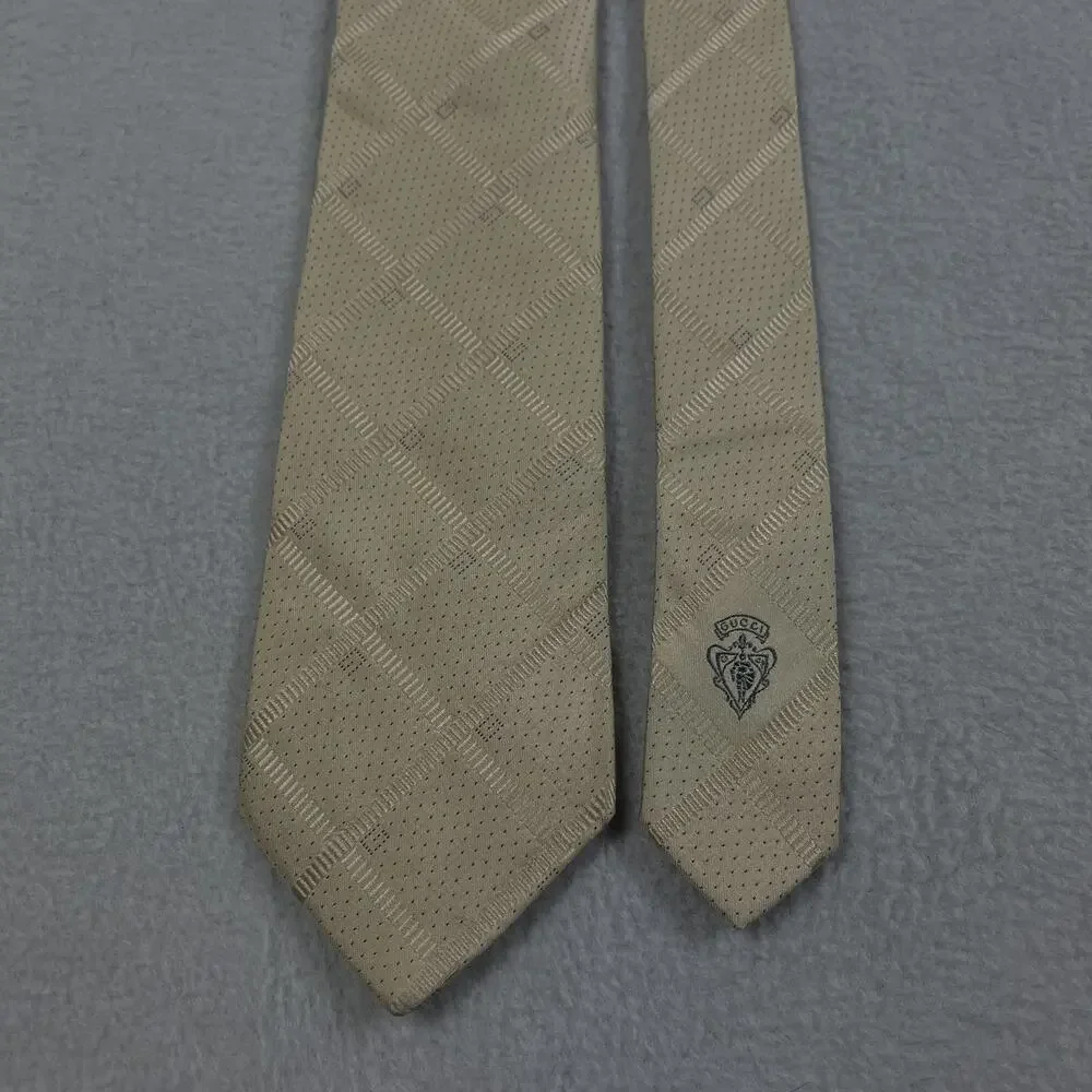 Vintage Gucci Necktie Champagne Colored Silk Geometric Classic Fit Italy